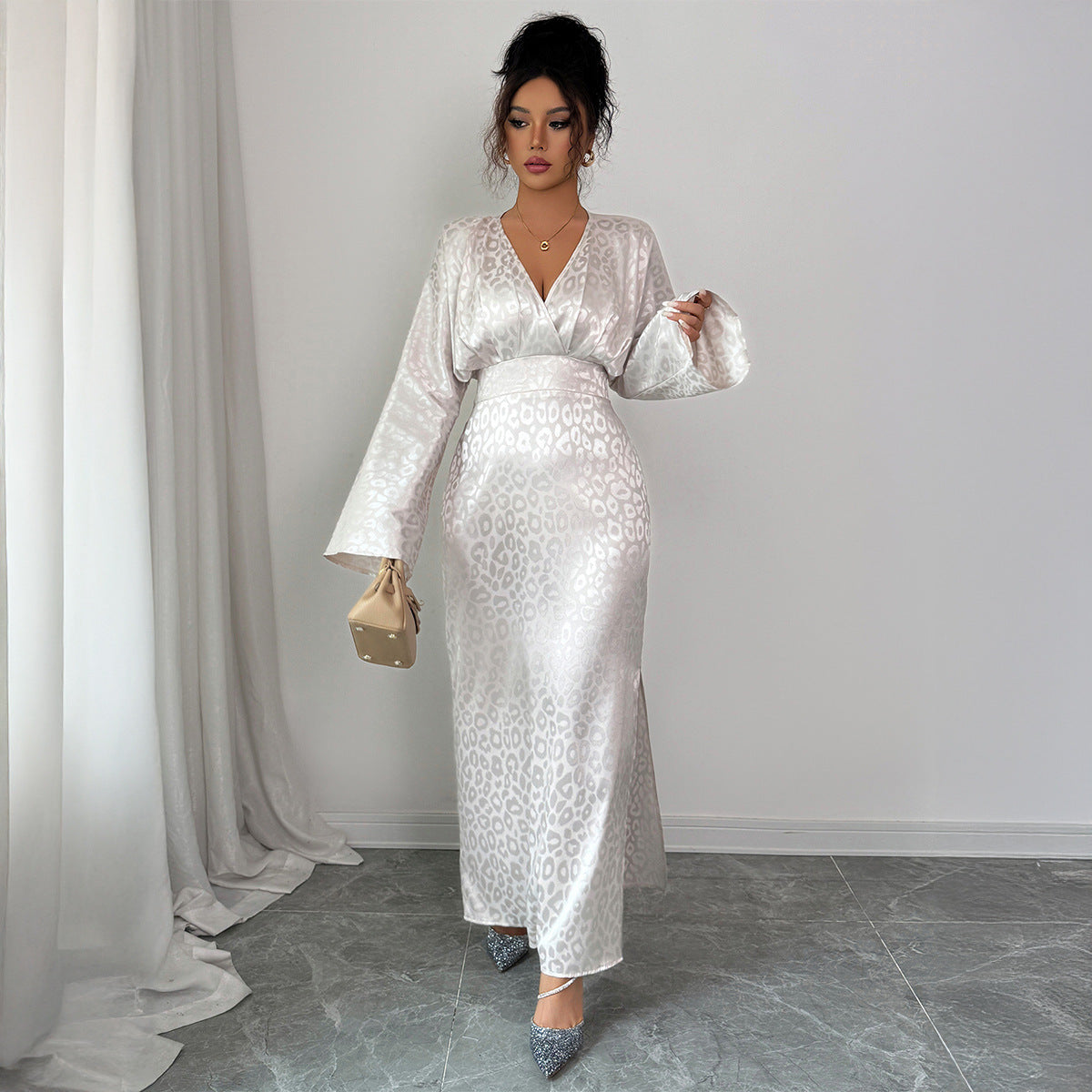 Women’s Long-Sleeved Deep V-Neck Elegant Maxi Dress – Autumn Winter Evening Gown