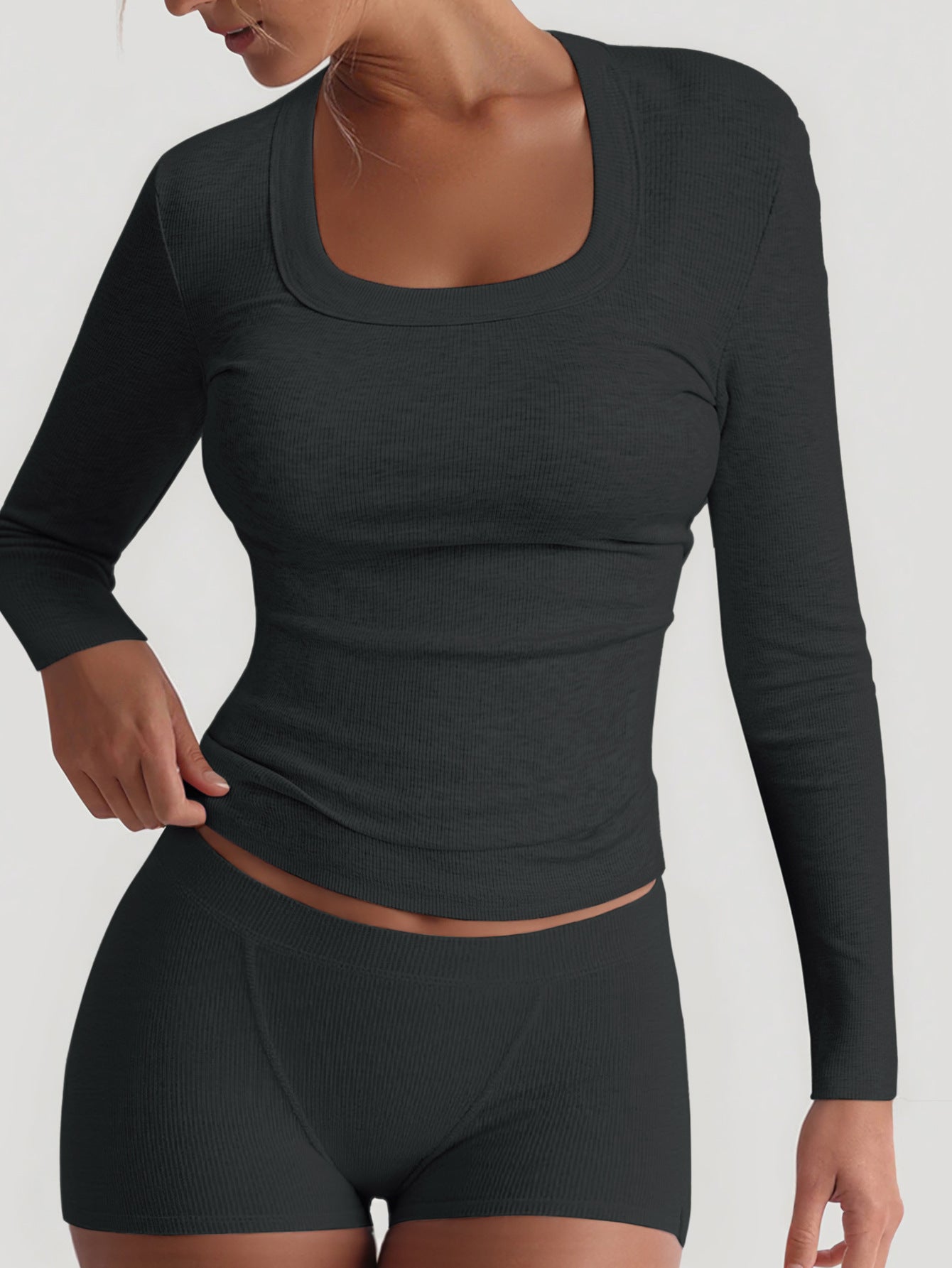 Sports Yoga Set – Long Sleeve Crop Top & High Waist Shorts | Seamless Activewear