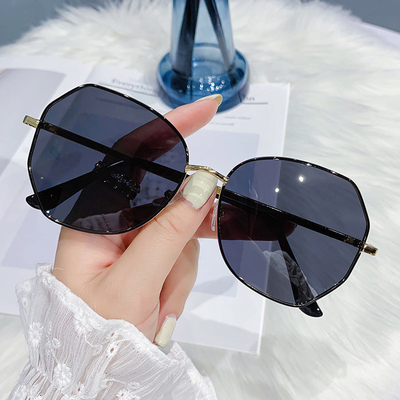 Women’s Polarized Fashion Sunglasses – UV Protection Resin Lens, Metal Frame