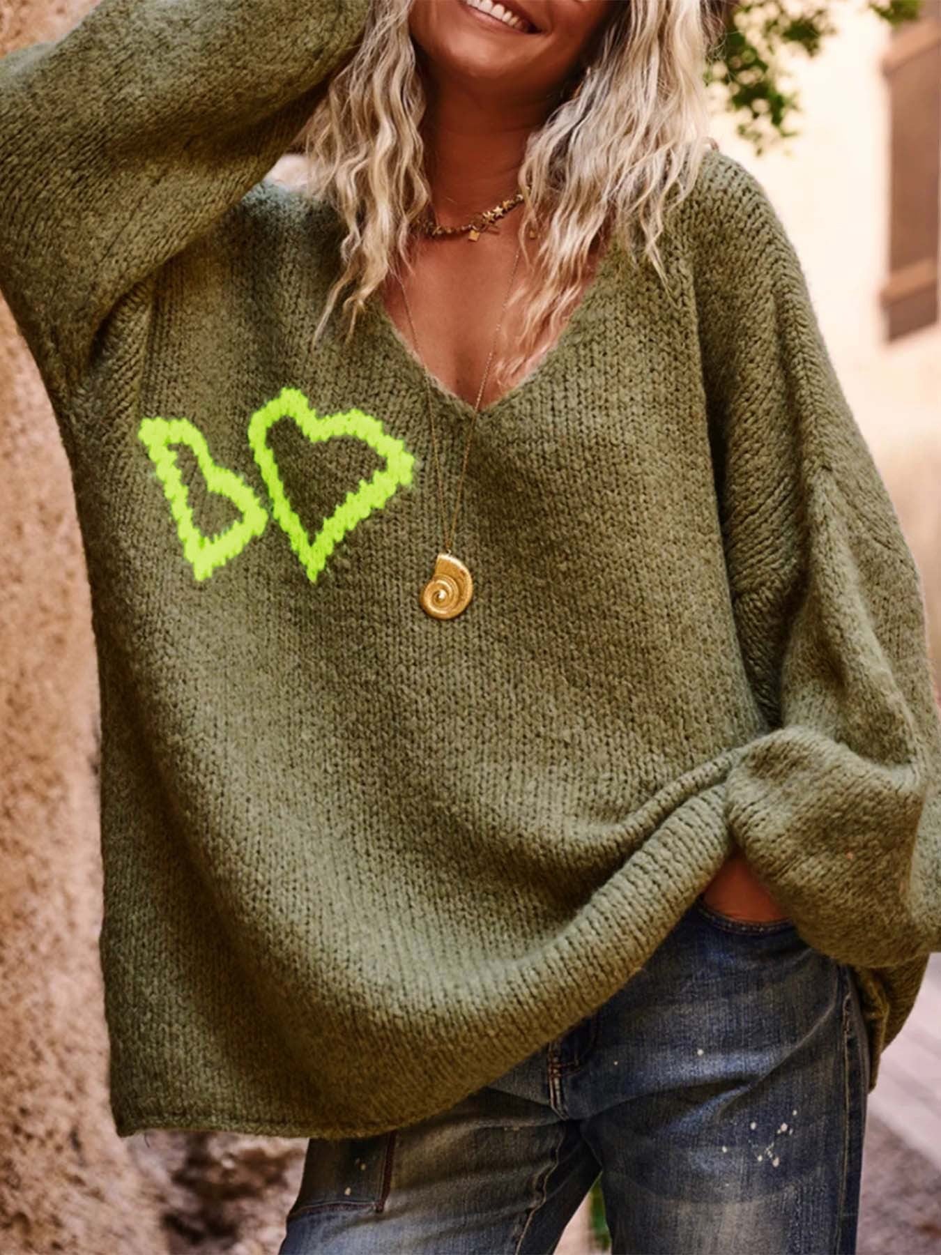 Women’s Casual Loose Pullover Sweater with Heart Print – Long Sleeve V-Neck